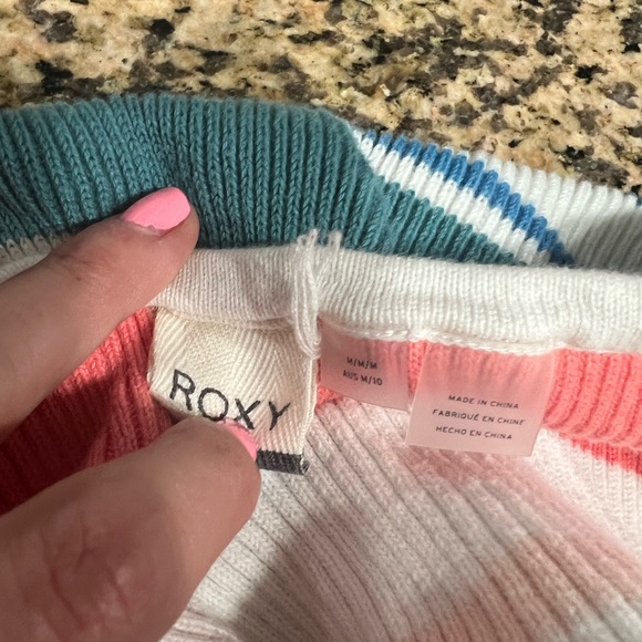 Roxy Women's Extra Tropical Love Off Shoulder Cropped Top Medium - Picture 6 of 9